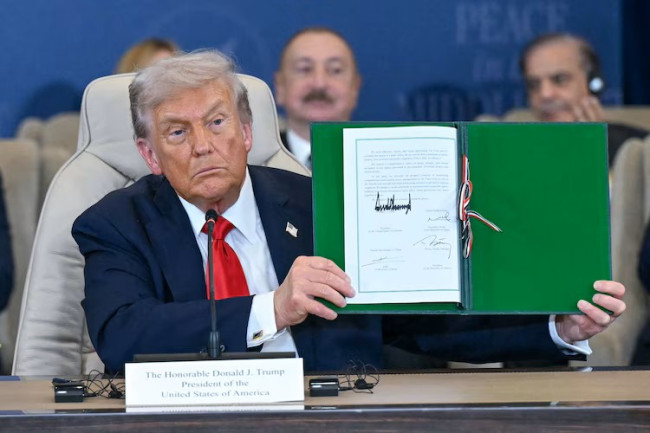 Trump firma acuerdo de paz para Gaza ante lderes mundiales