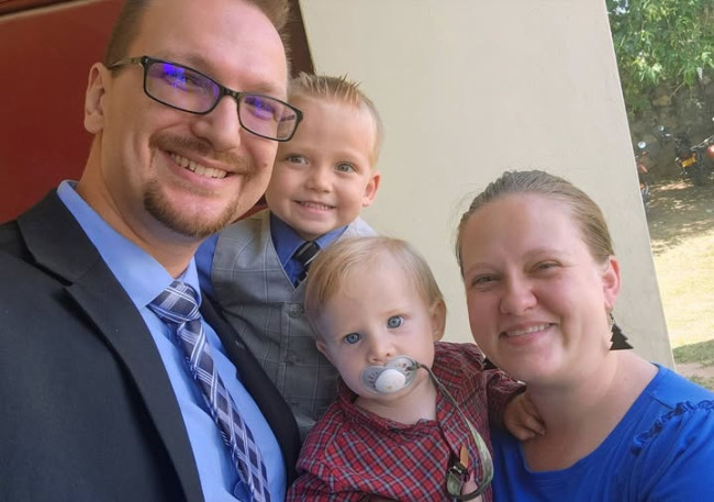 PARA ORAR: Misioneros cristianos sufren grave accidente en Uganda