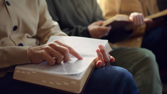 Gran Bretaña está volviendo a comprar Biblias, y eso no es poca cosa.