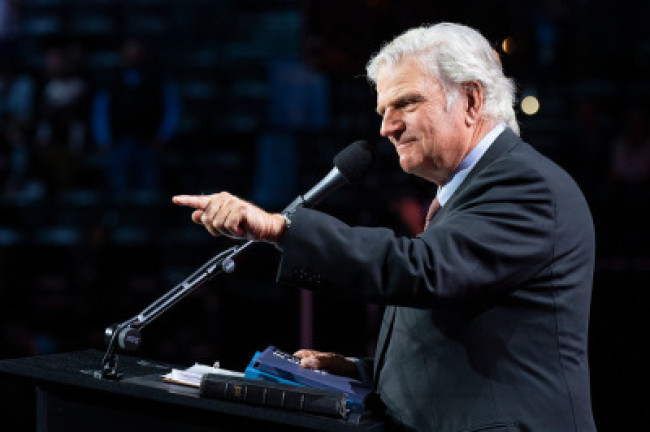 Franklin Graham responde al papa León XIV: ?Dios escuchó las oraciones de David contra Goliat y en la batalla