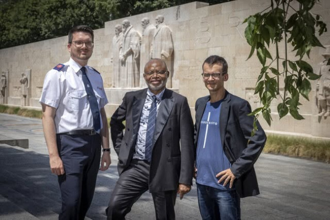 Tres l�deres evang�licos suizos llevan a la Justicia una norma de Ginebra que obliga a ocultar s�mbolos religiosos